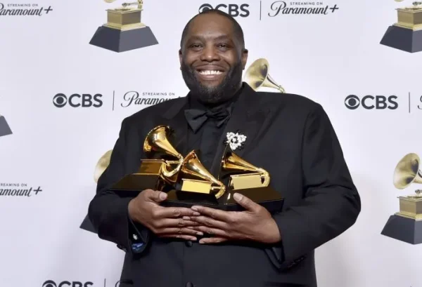 Cover: Rapper Killer Mike with his 3 Grammys