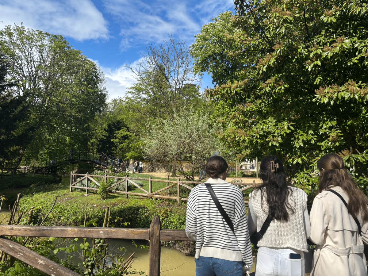 Braintree High Students Cassidy, Bridget, and Sophia at the Château de Chenonceau looking at the amazing scenery. 